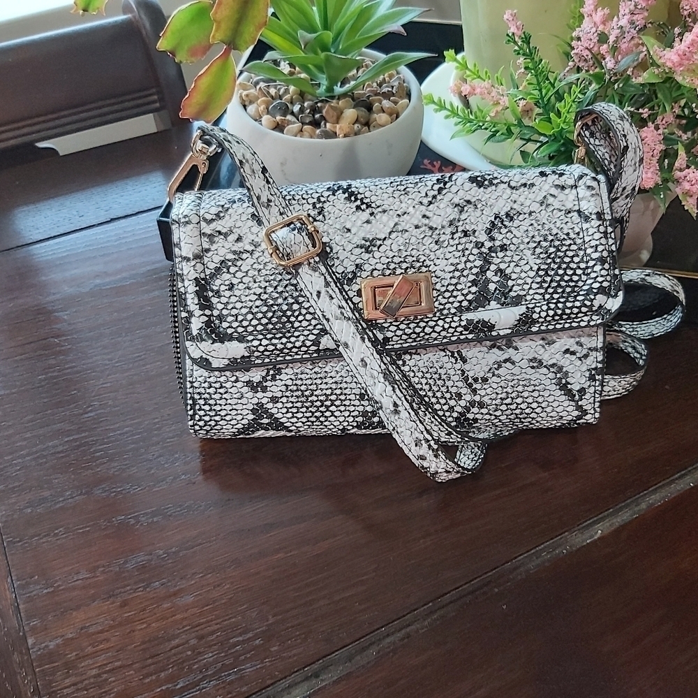 👛Animal print crossbody purse/hang